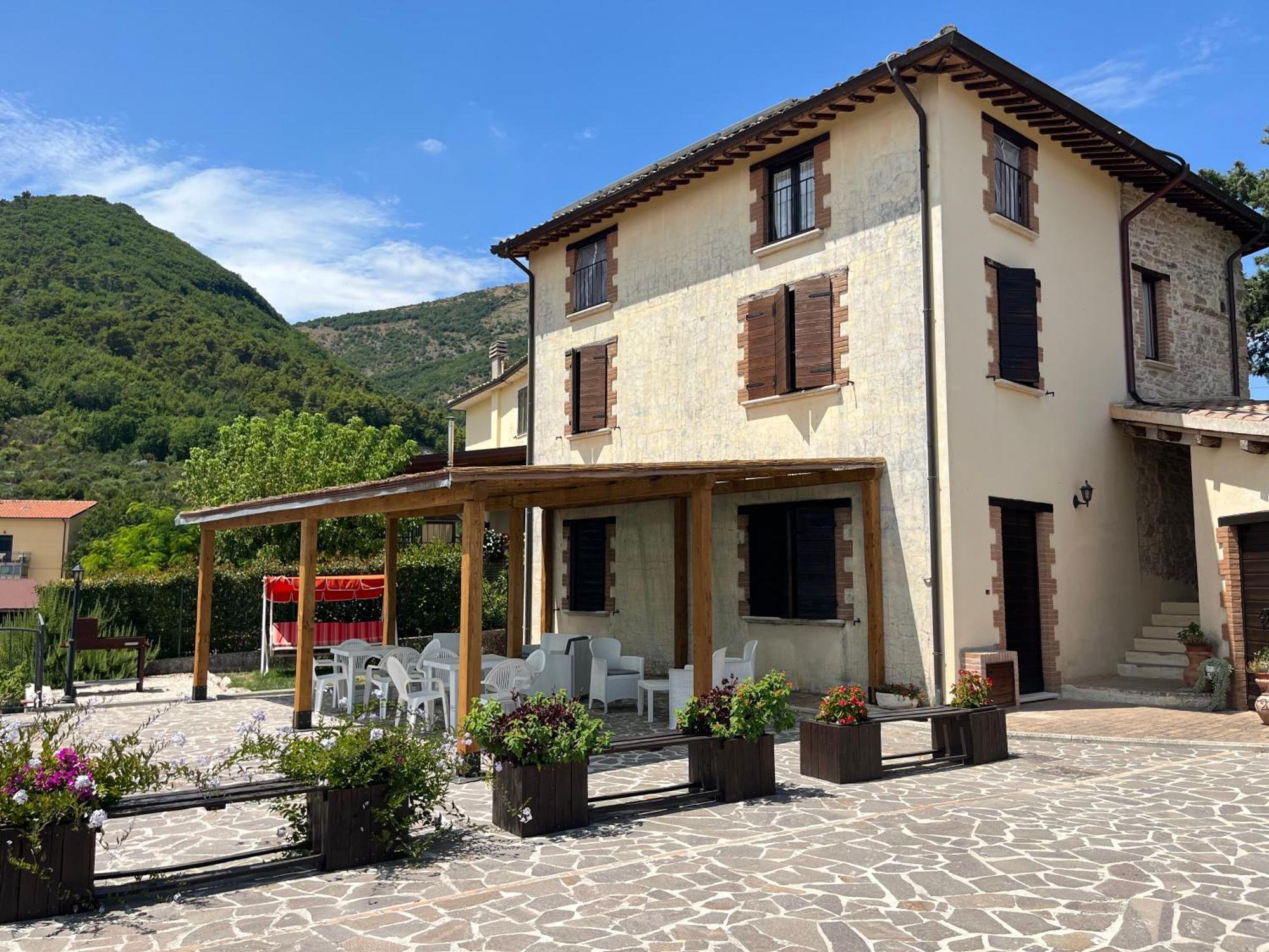 Casa Vacanze Vecchio Frantoio Residenza Leccino Spoleto Exterior foto